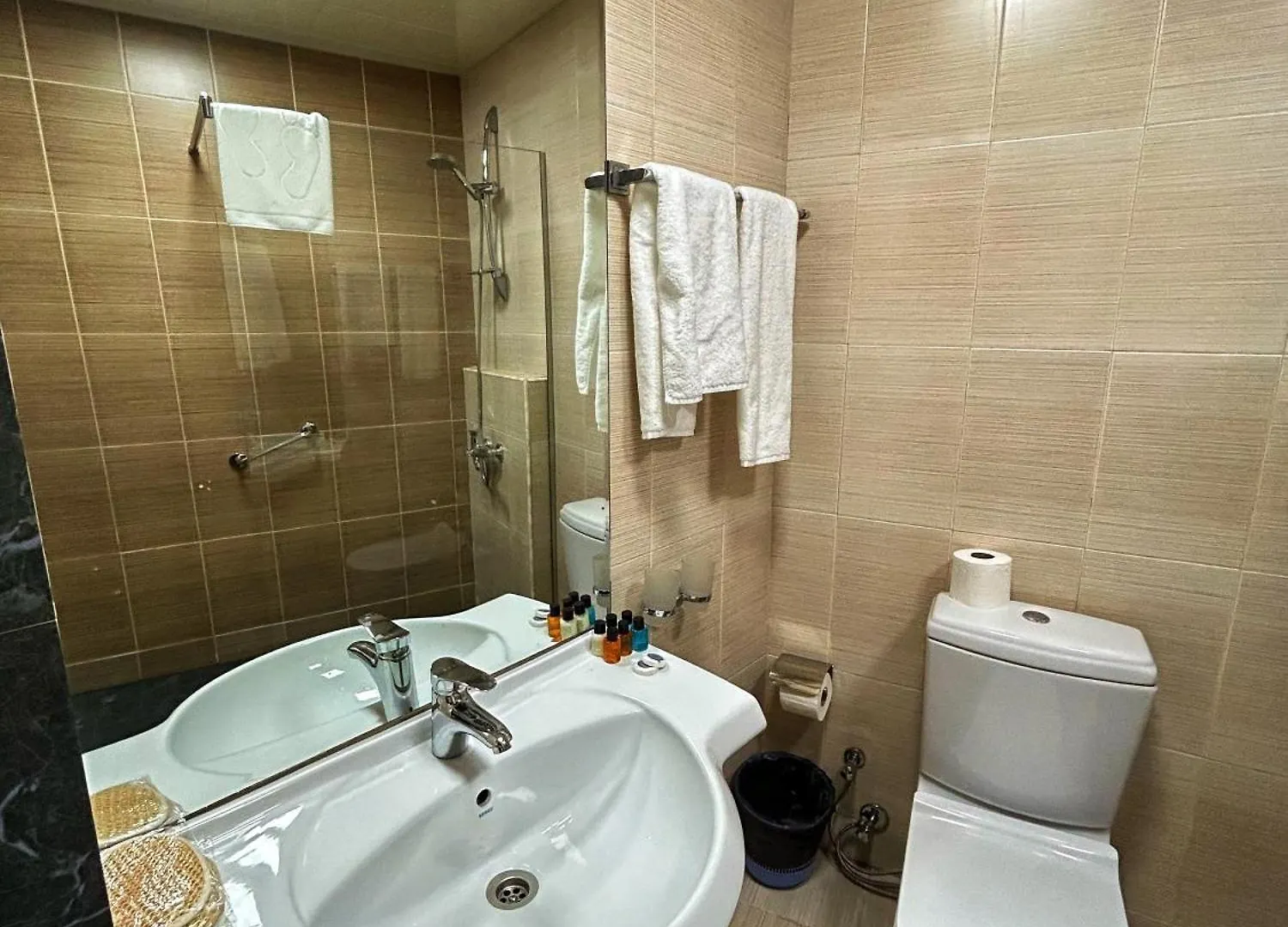 Crown Suites Bakü